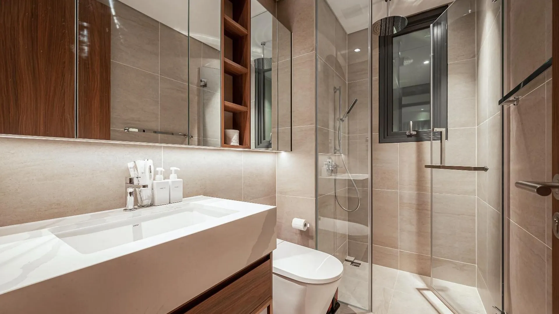 The Crest Residence 胡志明市 越南