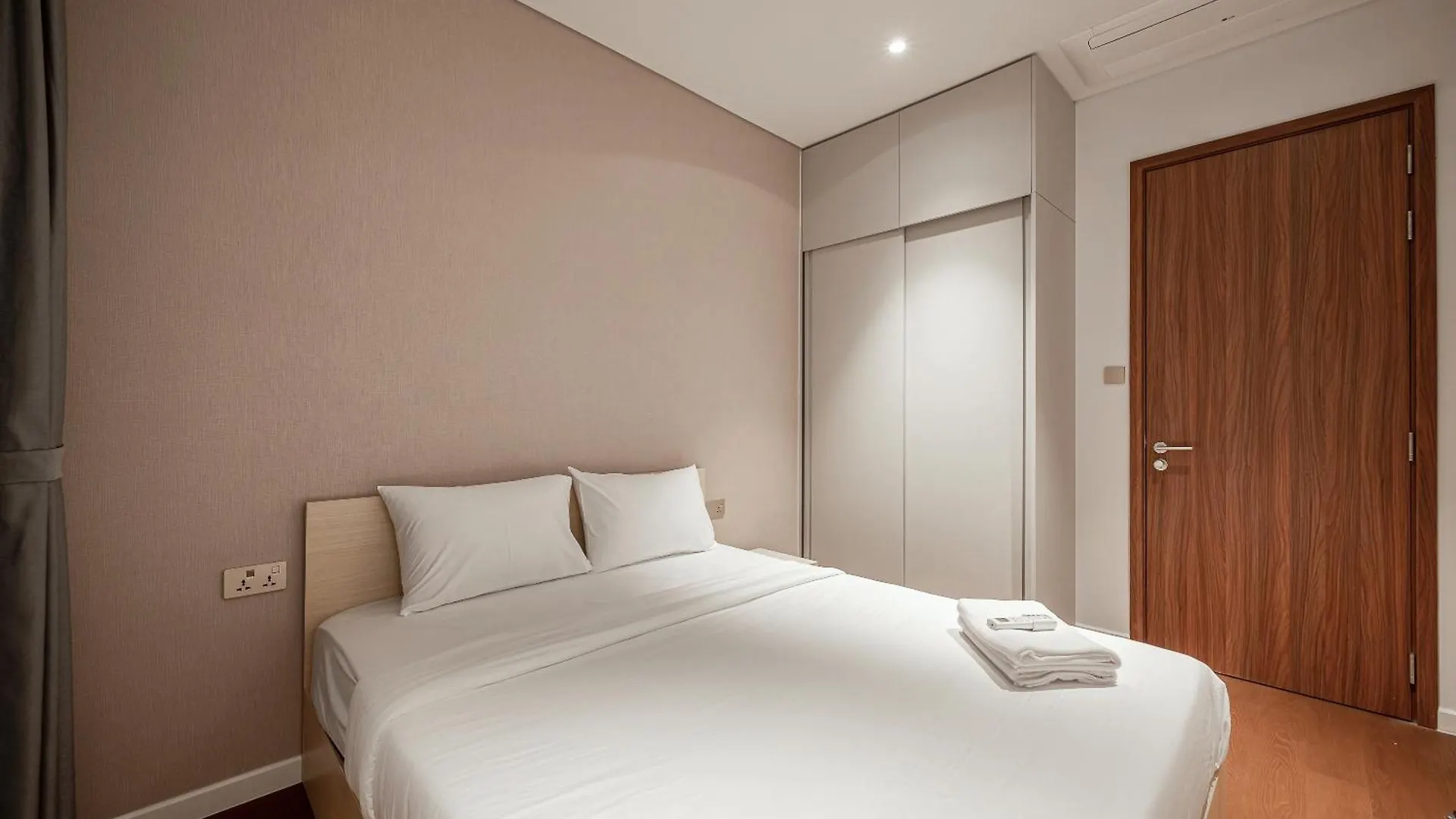 The Crest Residence Ho Chi Minh City Apartment
