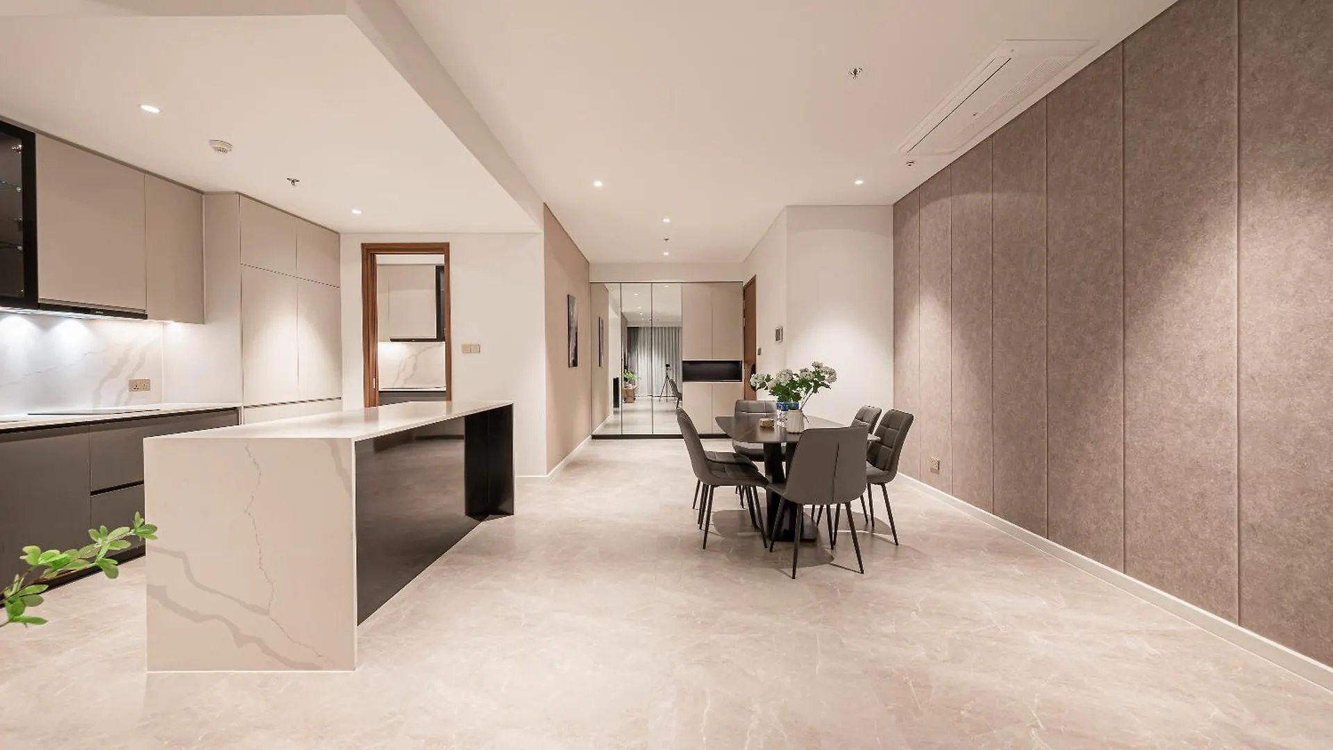 The Crest Residence Ho Chi Minh City 0*,